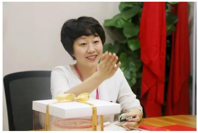 梧桐树保险经纪,一颗红心跟党走